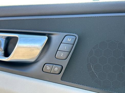 Certified 2023 Volvo XC60 B5 Core w/ Climate Package image 21