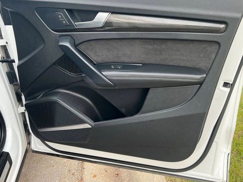 Used 2018 Audi SQ5 Prestige w/ Prestige Package image 17