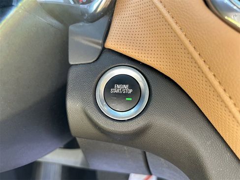 Used 2020 Chevrolet Equinox Premier image 41