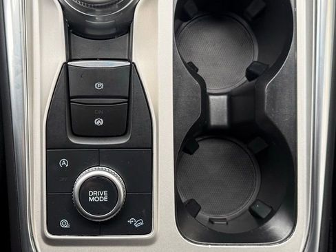 Used 2023 Ford Explorer XLT w/ Equipment Group 202A image 13