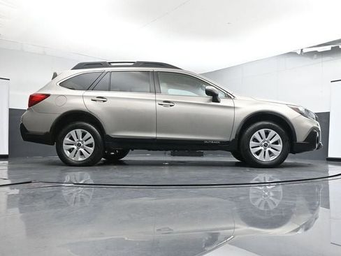 Used 2018 Subaru Outback 2.5i Premium image 34