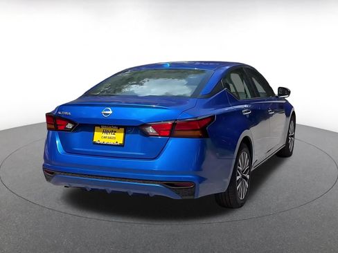 Used 2025 Nissan Altima 2.5 SV FWD image 14
