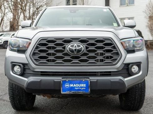 Used 2022 Toyota Tacoma TRD Off-Road w/ Technology Package AWD/4WD image 3