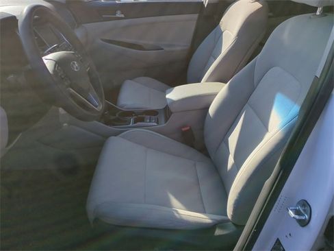 Used 2017 Hyundai Tucson SE image 18