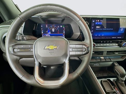 Used 2023 Chevrolet Colorado LT w/ LT Convenience Package image 11