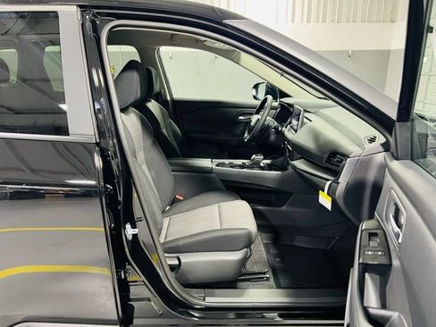 New 2026 Nissan Rogue SV FWD image 31