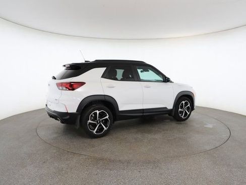Used 2021 Chevrolet TrailBlazer RS w/ Technology Package image 19