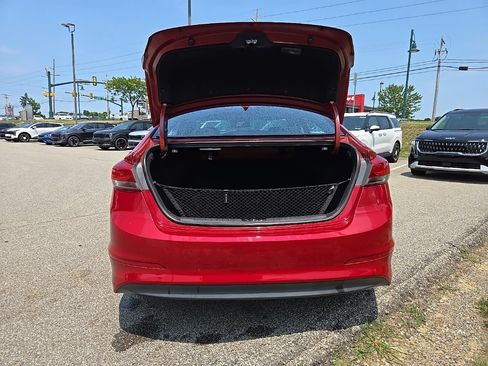 Used 2017 Hyundai Elantra Value Edition w/ Cargo Package FWD image 5