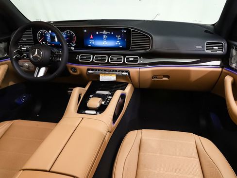 New 2026 Mercedes-Benz GLS 450 4MATIC image 8