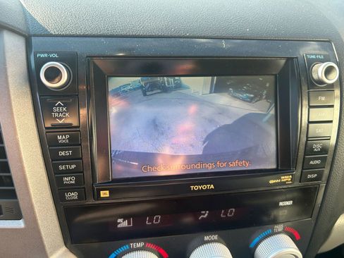 Used 2010 Toyota Tundra Limited image 24