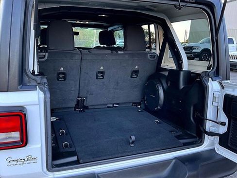 Used 2022 Jeep Wrangler Unlimited Sport image 29