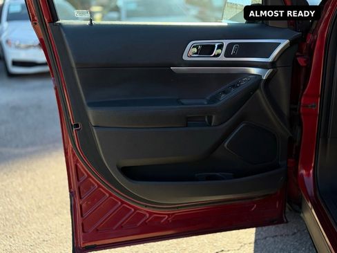 Used 2015 Ford Explorer XLT w/ Equipment Group 202B image 12