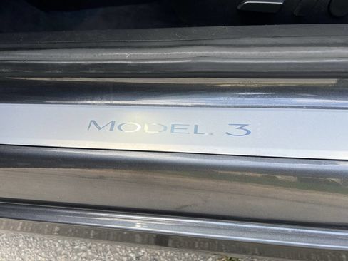Used 2018 Tesla Model 3 Long Range image 25