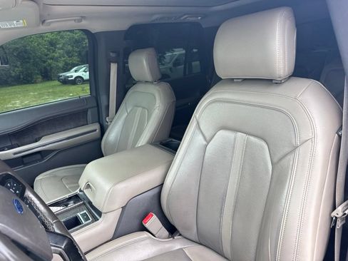 Used 2019 Ford Expedition Limited RWD image 10