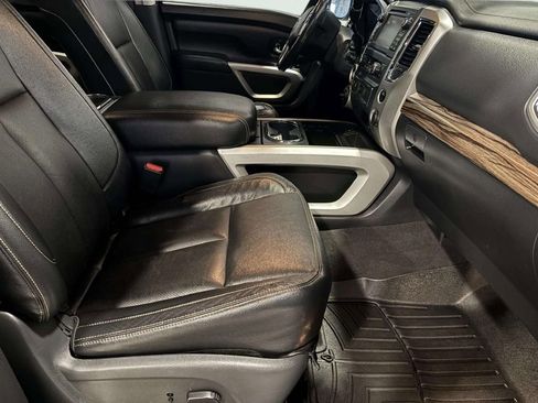 Used 2017 Nissan Titan SL image 24