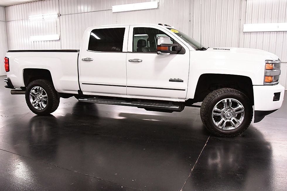 Used 2017 Chevrolet Silverado 2500 High Country w/ Duramax Plus Package AWD/4WD image 8