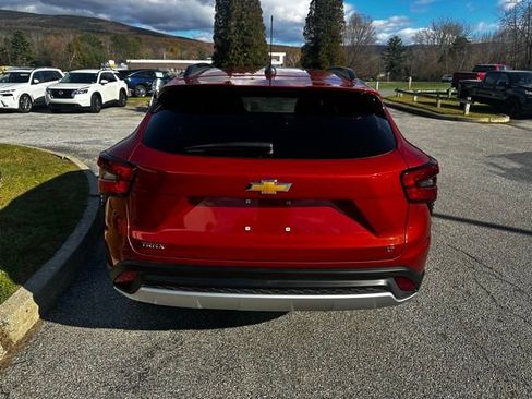 Used 2024 Chevrolet Trax LT w/ Driver Confidence Package image 2