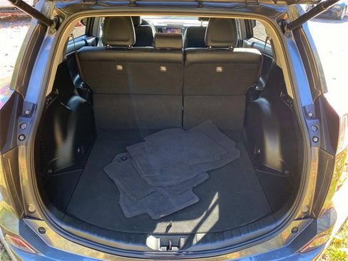 Used 2018 Toyota RAV4 Limited image 30