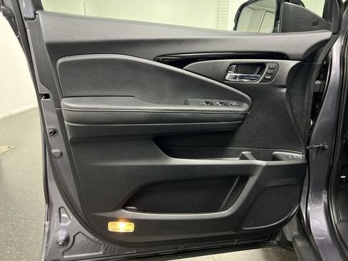 Used 2021 Honda Pilot Elite image 23