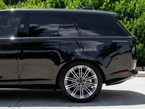 New 2026 Land Rover Range Rover SE AWD/4WD image 13
