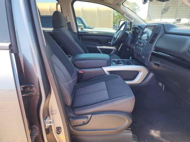Used 2024 Nissan Titan SV w/ SV Convenience Package RWD image 12