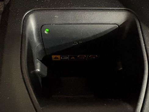 Used 2023 Toyota Crown Limited image 22