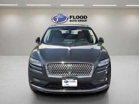 Used 2022 Lincoln Nautilus Reserve AWD/4WD image 2