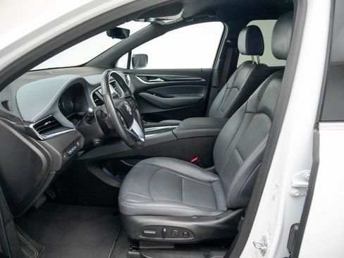 Used 2024 Buick Enclave Premium image 4