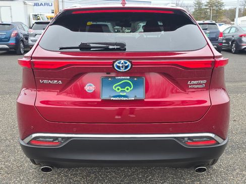 Used 2021 Toyota Venza Limited image 12