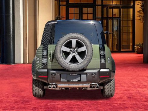 New 2026 Land Rover Defender 110 X-Dynamic SE image 9