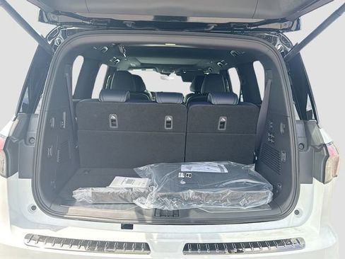 New 2026 INFINITI QX80 4WD w/ Sport Exterior Package image 22