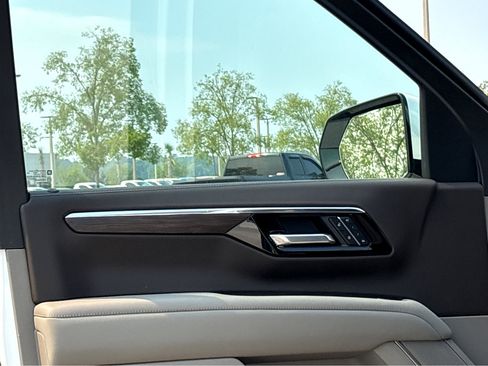 Used 2026 Chevrolet Tahoe LT w/ Comfort Package image 8