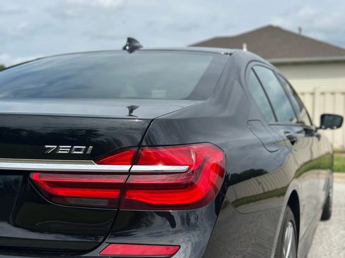 Used 2018 BMW 750i xDrive AWD/4WD image 12