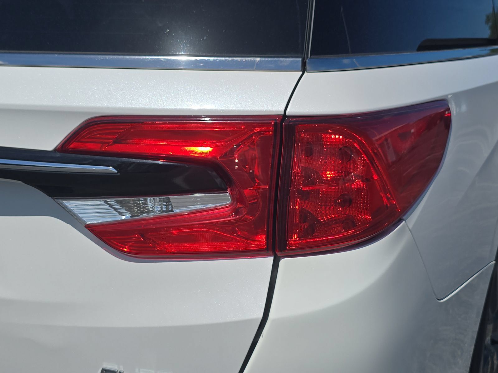 Used 2024 Honda Odyssey Elite image 8
