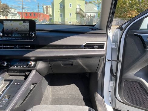 Used 2023 Mitsubishi Outlander SE image 29