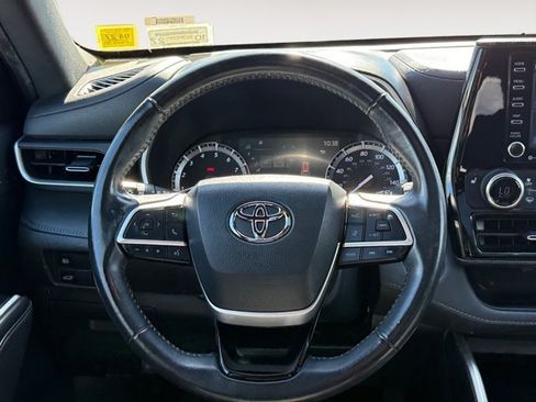 Used 2022 Toyota Highlander XSE AWD/4WD image 29
