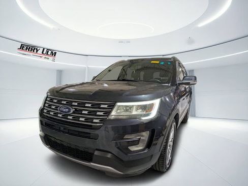 Used 2017 Ford Explorer Limited FWD image 6