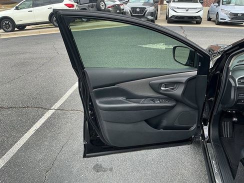 Certified 2024 Nissan Murano SV w/ SV Midnight Edition Package image 11