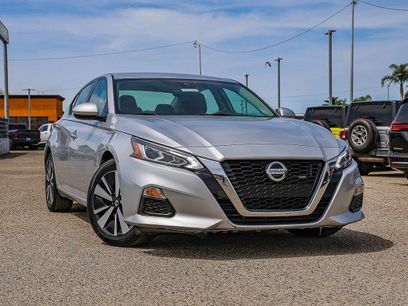 Used 2022 Nissan Altima 2.5 SV