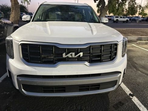 Certified 2025 Kia Telluride S FWD image 2