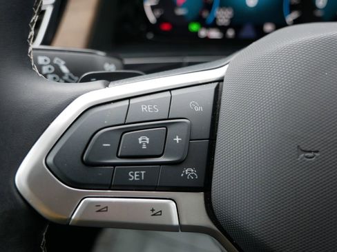 Used 2025 Volkswagen Atlas SE image 22