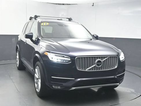 Used 2016 Volvo XC90 T6 Inscription w/ Vision Package AWD/4WD image 2