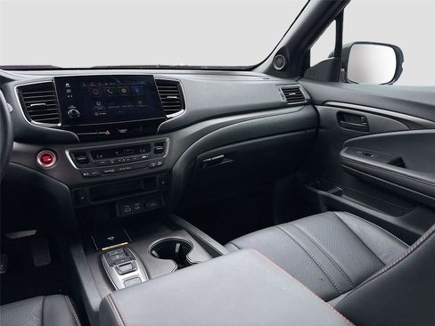 Certified 2024 Honda Passport TrailSport image 28