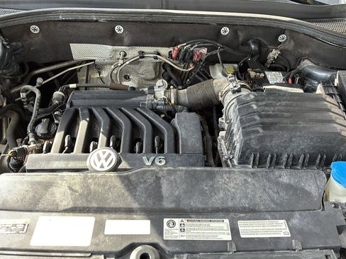 Used 2020 Volkswagen Atlas Cross Sport SEL R-Line AWD/4WD image 39