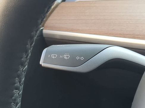 Used 2024 Tesla Model Y Long Range image 26