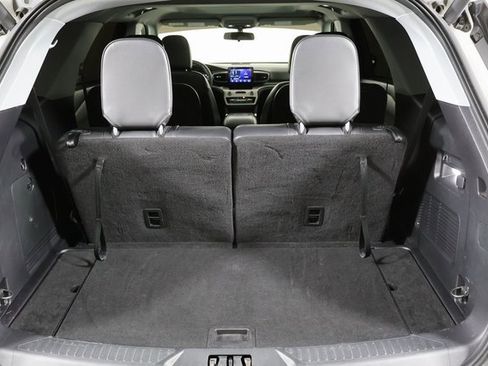 Used 2022 Ford Explorer XLT w/ Equipment Group 202A image 15