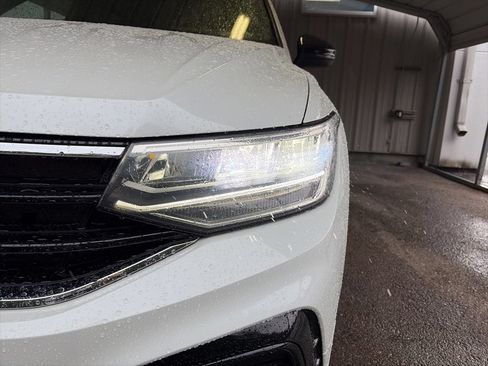 Certified 2023 Volkswagen Tiguan SE R-Line FWD image 10