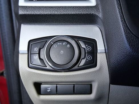 Used 2013 Ford Explorer XLT image 24