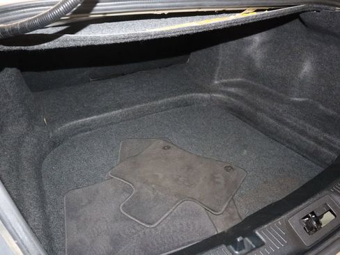 Certified 2018 Ford Taurus SEL image 17