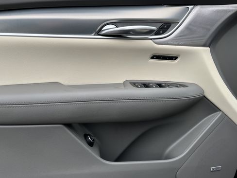 Used 2021 Cadillac XT5 Premium Luxury image 11